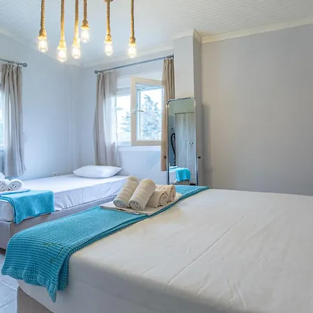 Hara W Heated Pool نيا إيراكليا