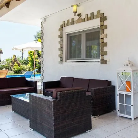 فيلة Hara W Heated Pool