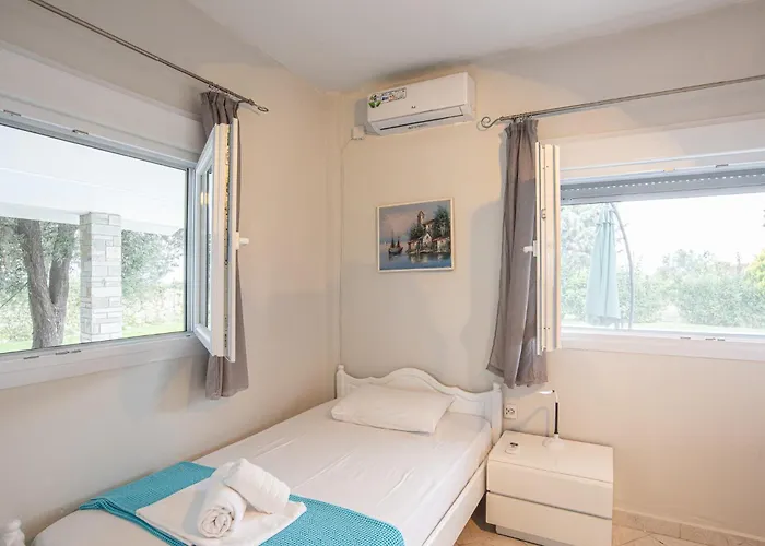 Hara W Heated Pool Villa Nea Iraklia