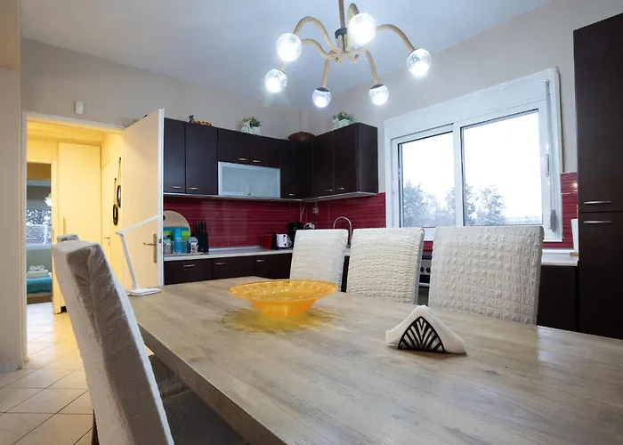 Hara W Heated Pool * Nea Iraklia