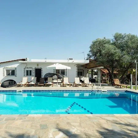 Вилла Hara W Heated Pool