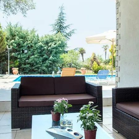 Hara W Heated Pool Неа-Ираклия
