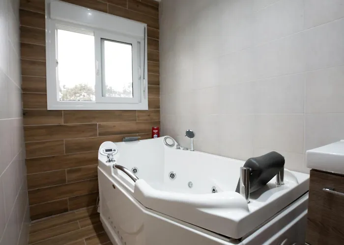 Villa Hara W Heated Pool Nea Iraklia