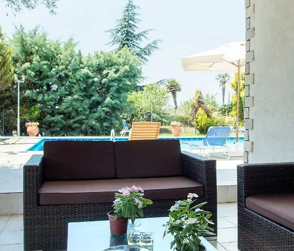 Hara W Heated Pool Nea Iraklia