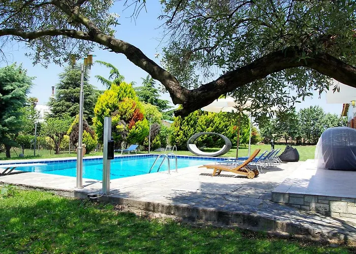 Hara W Heated Pool